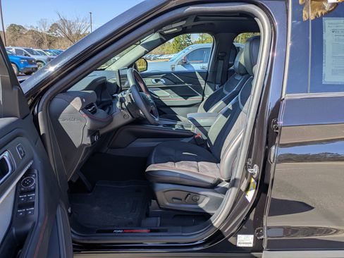 Certified 2025 Ford Explorer ST image 12