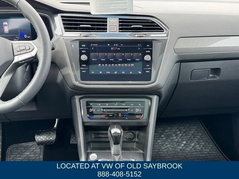 Certified 2023 Volkswagen Tiguan SE w/ Panoramic Sunroof Package AWD/4WD image 15