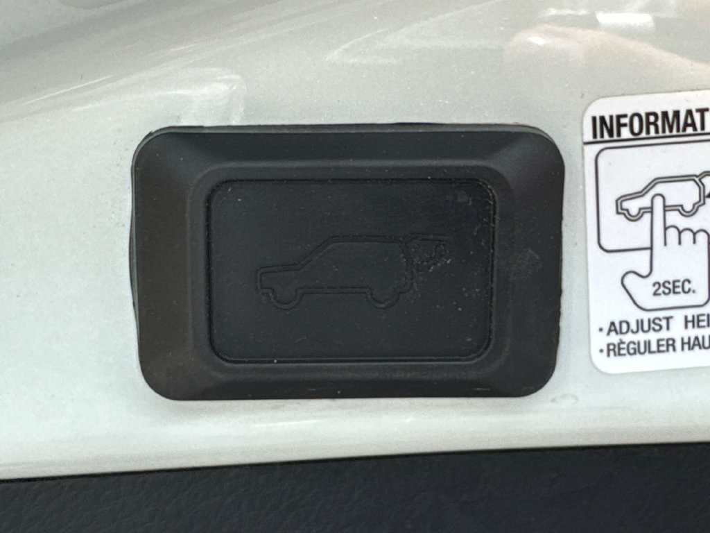 Used 2013 Toyota RAV4 Limited FWD image 18