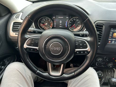 Used 2021 Jeep Compass Latitude w/ Driver Assistance Group image 16