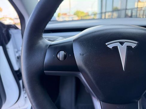 Used 2021 Tesla Model 3 Long Range AWD/4WD image 25