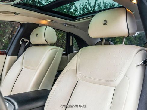 Used 2015 Rolls-Royce Ghost image 43