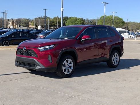 Used 2025 Toyota RAV4 LE image 10