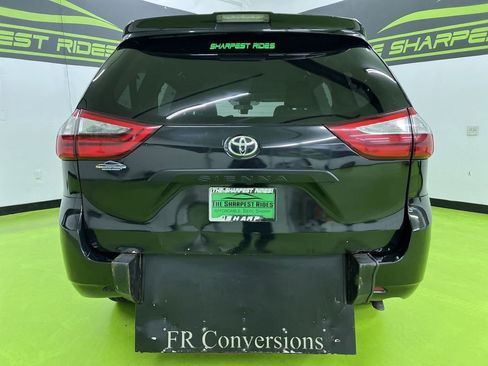 Used 2019 Toyota Sienna L FWD image 8
