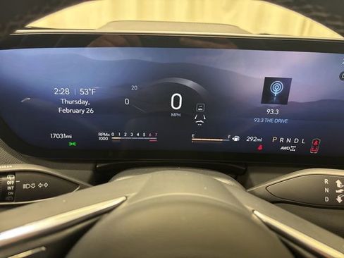 Used 2025 Buick Enclave Preferred image 26