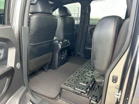 Used 2021 Nissan Titan PRO-4X w/ Pro-4x Convenience Package image 40