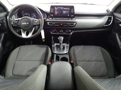 Used 2022 Kia Seltos LX image 28