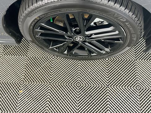 Used 2025 Toyota Camry SE image 11