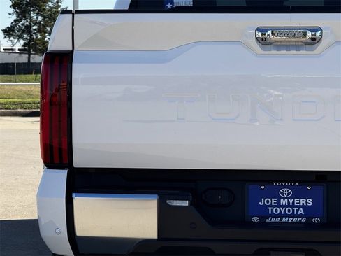 Used 2022 Toyota Tundra Limited image 11