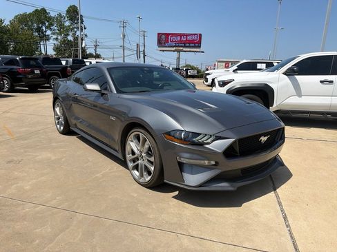 Used 2021 Ford Mustang GT Premium w/ Equipment Group 401A RWD image 2