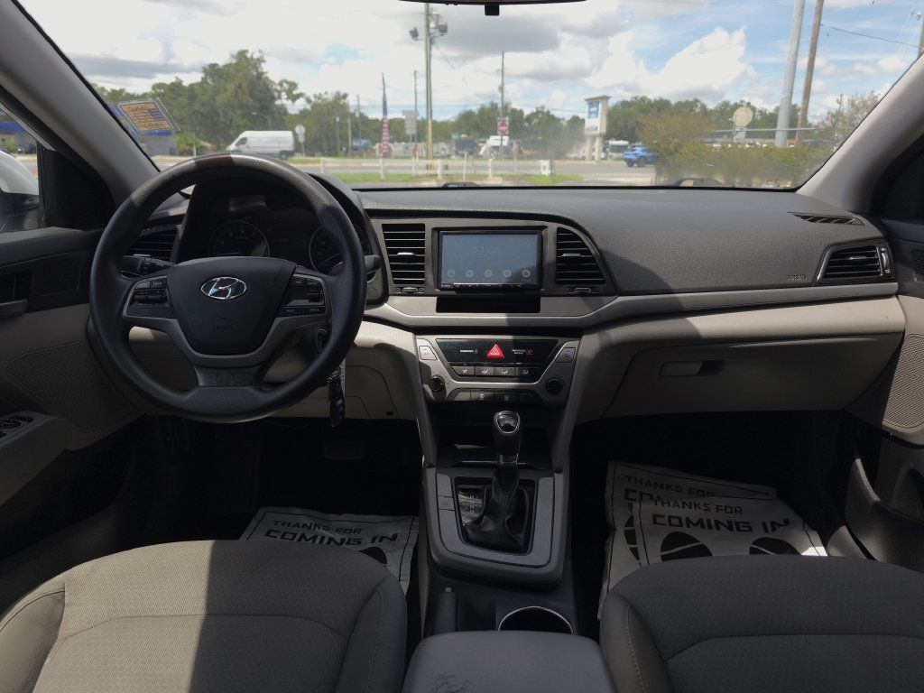 Used 2017 Hyundai Elantra SE FWD image 18