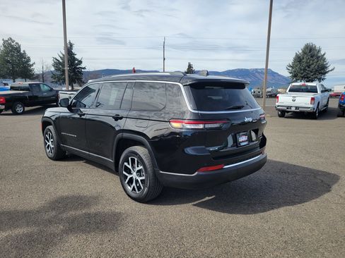 Used 2024 Jeep Grand Cherokee L Limited image 13