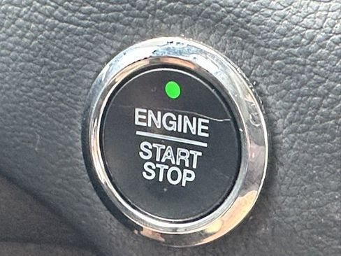 Used 2018 Ford Edge SEL w/ Equipment Group 201A image 16