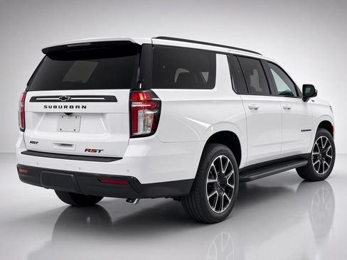 Used 2021 Chevrolet Suburban RST w/ Luxury Package RWD image 3