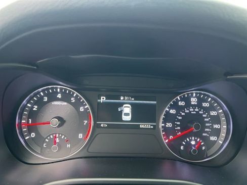 Certified 2023 Kia Forte LXS image 12