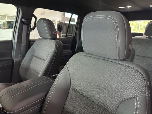 New 2026 Chevrolet Traverse LT w/ LPO, Floor Liner Package image 4