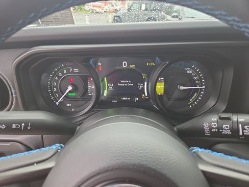 Certified 2025 Jeep Wrangler Unlimited Rubicon 4xe AWD/4WD image 25