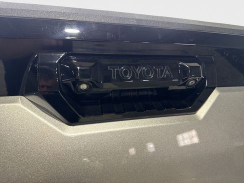 Used 2022 Toyota Tundra Platinum w/ Advanced Package AWD/4WD image 24