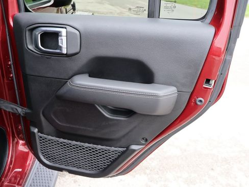 Used 2021 Jeep Wrangler Unlimited Sahara w/ Cold Weather Group image 16