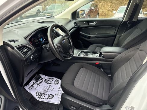Used 2020 Ford Edge SE image 18