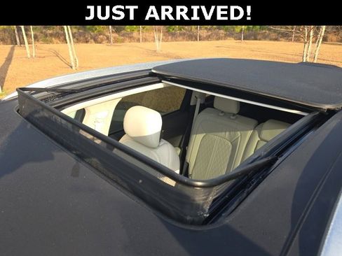 Used 2023 Lincoln Nautilus Black Label w/ Class II Trailer Tow Package image 5