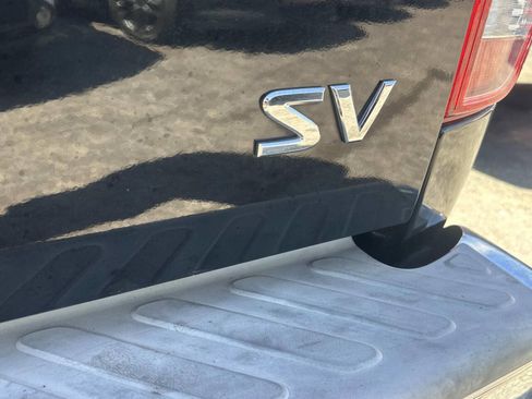 Used 2015 Nissan Frontier SV image 8