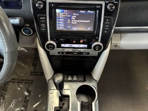 Used 2013 Toyota Camry LE FWD image 25