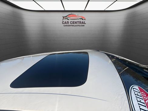 Used 2019 Ford Taurus Limited image 30