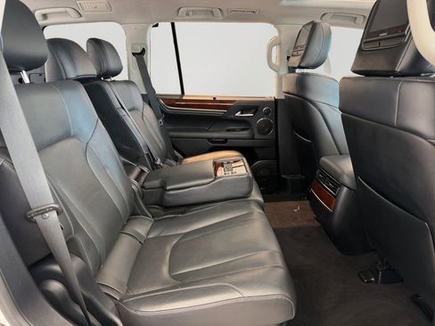 Used 2019 Lexus LX 570 4WD w/ Luxury Package image 9
