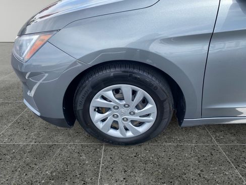 Used 2019 Hyundai Elantra SE w/ Cargo Package FWD image 14