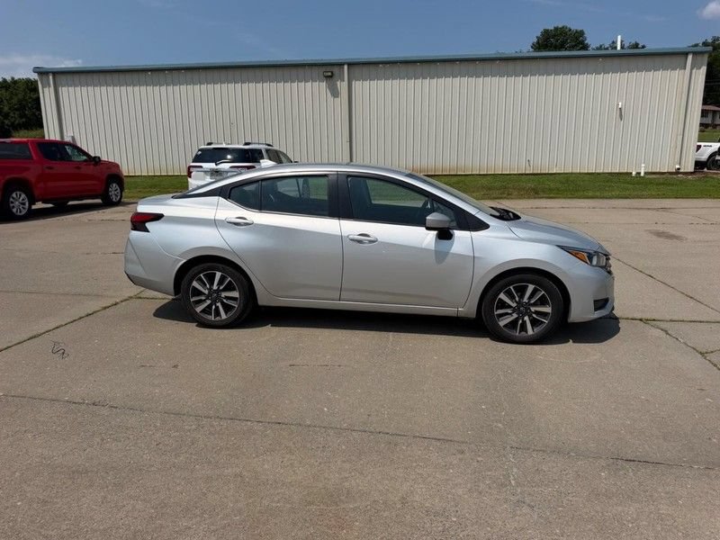 Used 2024 Nissan Versa SV FWD image 2