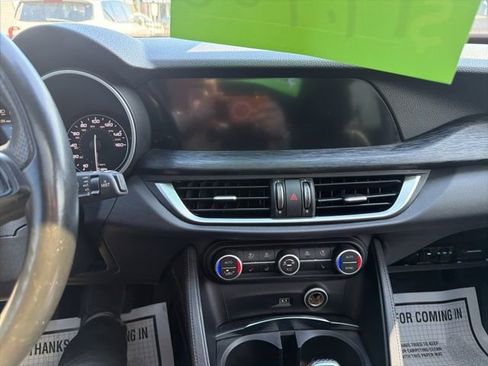 Used 2020 Alfa Romeo Stelvio AWD image 29