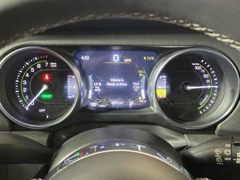 Used 2023 Jeep Wrangler Unlimited Sahara AWD/4WD image 17