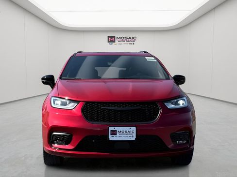 New 2026 Chrysler Pacifica Select AWD/4WD image 9
