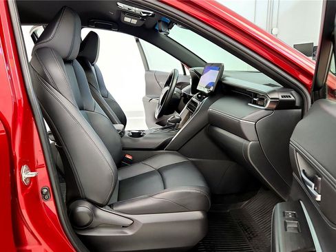 Certified 2023 Toyota Venza Nightshade image 17