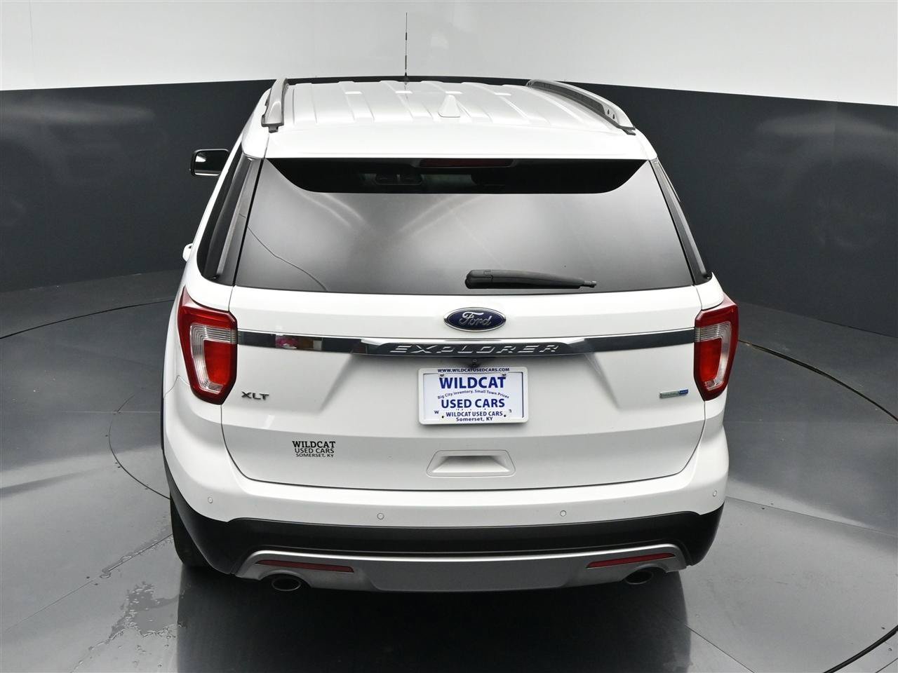 Used 2016 Ford Explorer XLT AWD/4WD image 25