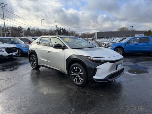 Used 2025 Toyota bZ4X FWD w/ Weather Package image 8