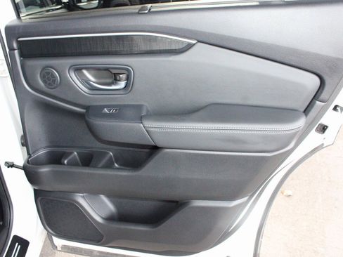 Used 2025 Honda Pilot Elite image 53