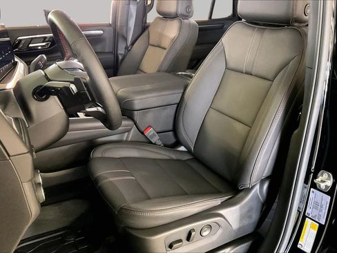 Used 2026 Chevrolet Tahoe RST w/ RST Capability Package AWD/4WD image 7