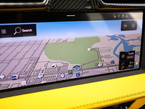 Used 2025 Lamborghini Urus SE AWD/4WD image 39