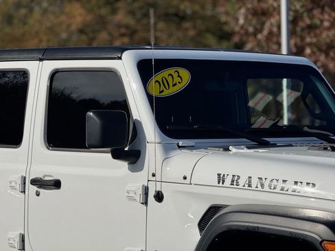 Used 2023 Jeep Wrangler Altitude image 8