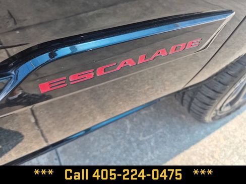 Used 2018 Cadillac Escalade Platinum AWD/4WD image 17