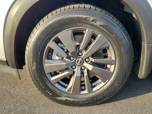 Used 2022 Nissan Pathfinder SV w/ SV Black Package image 25