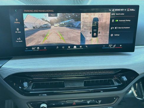 New 2026 BMW 330i xDrive Sedan w/ M Sport Package AWD/4WD image 34