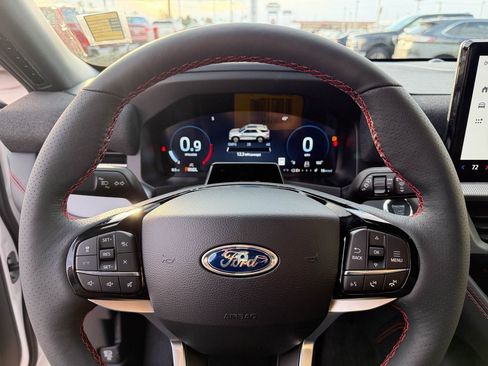 Used 2021 Ford F350 Lariat w/ Chrome Package image 28