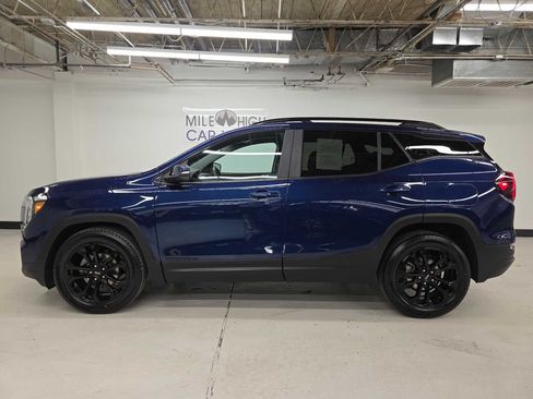 Used 2022 GMC Terrain SLE w/ Driver Convenience Package AWD/4WD image 13