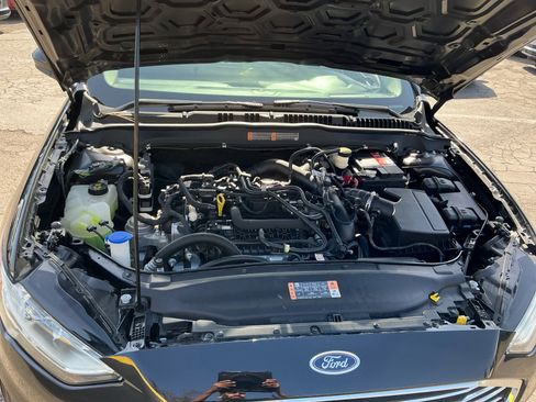 Used 2020 Ford Fusion SE FWD image 22