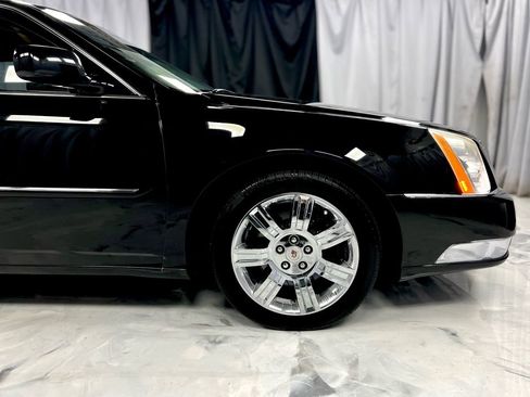 Used 2011 Cadillac DTS Platinum image 13