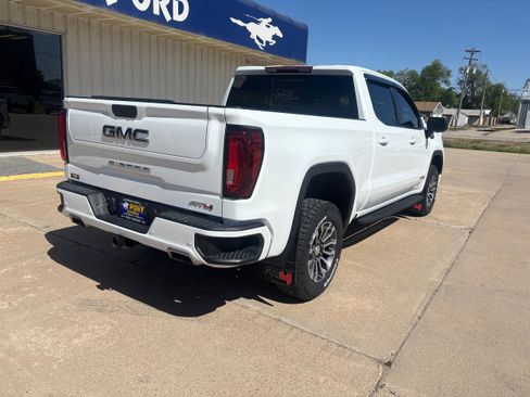 Used 2021 GMC Sierra 1500 AT4 w/ AT4 Premium Package AWD/4WD image 3