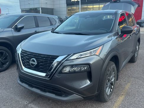 Used 2023 Nissan Rogue S image 5